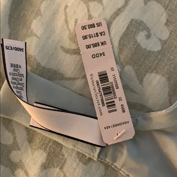 VS Limited Edition Unlined Bra - Picture 4 of 5